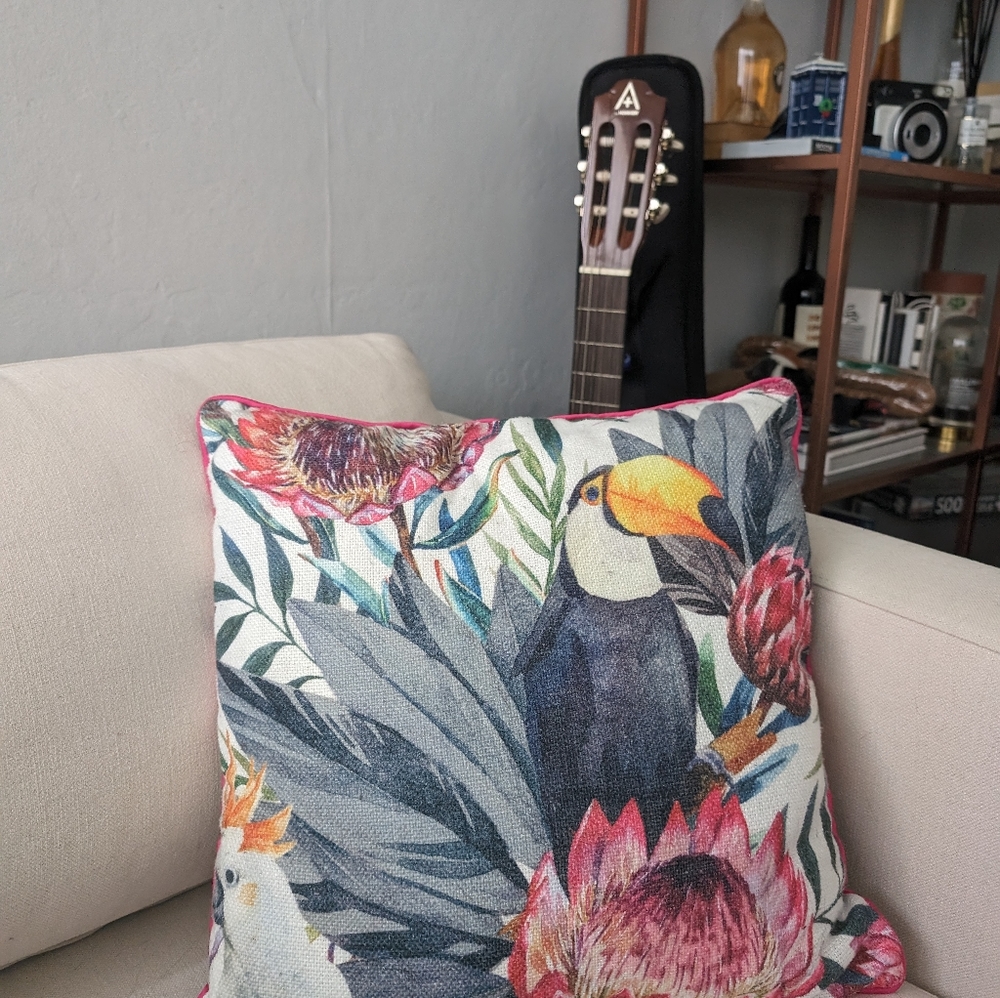 Bright Pillow Set - Picture 4 of 9